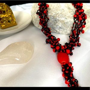 Choker woven with huayruros